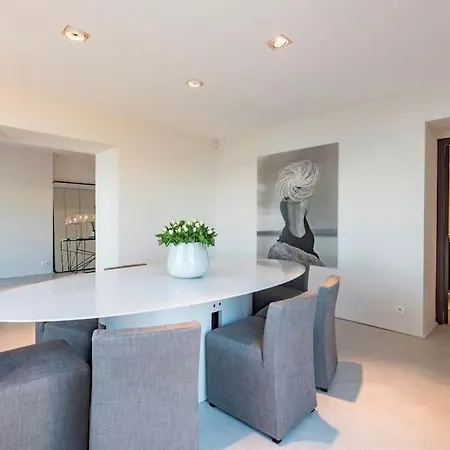 Propriete De Luxe En Bord De *